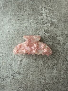 Target Pink Floral Resin Hair Claw Clip